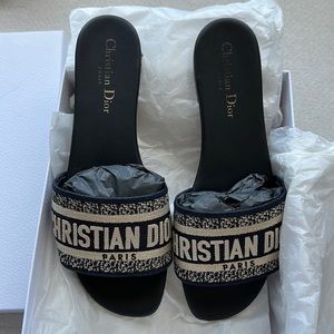 Dior Dway slide in deep blue embroidered cotton size 39